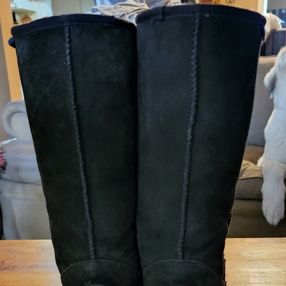 BOOTS - Picture 4 of 8